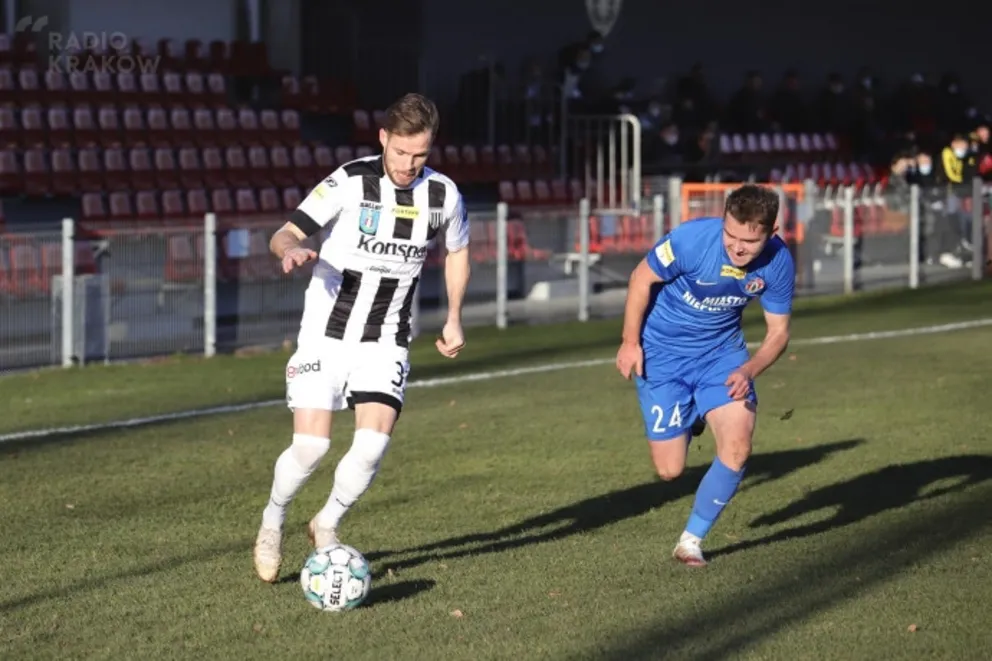 Sandecja odbija się od dna (tabeli)