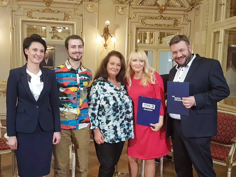 "Dobroczynność - potrzeba serca czy moda?" 