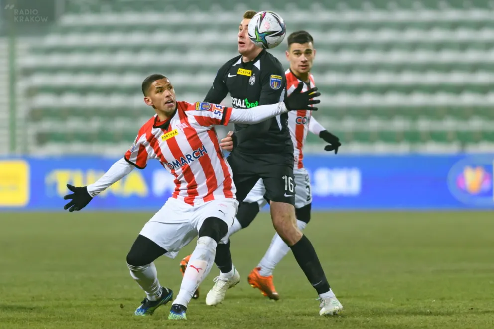 Obrońca trofeum gra dalej