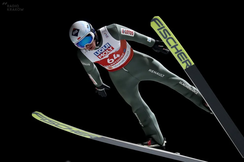 Stoch szósty w kwalifikacjach, pięciu Polaków w konkursie