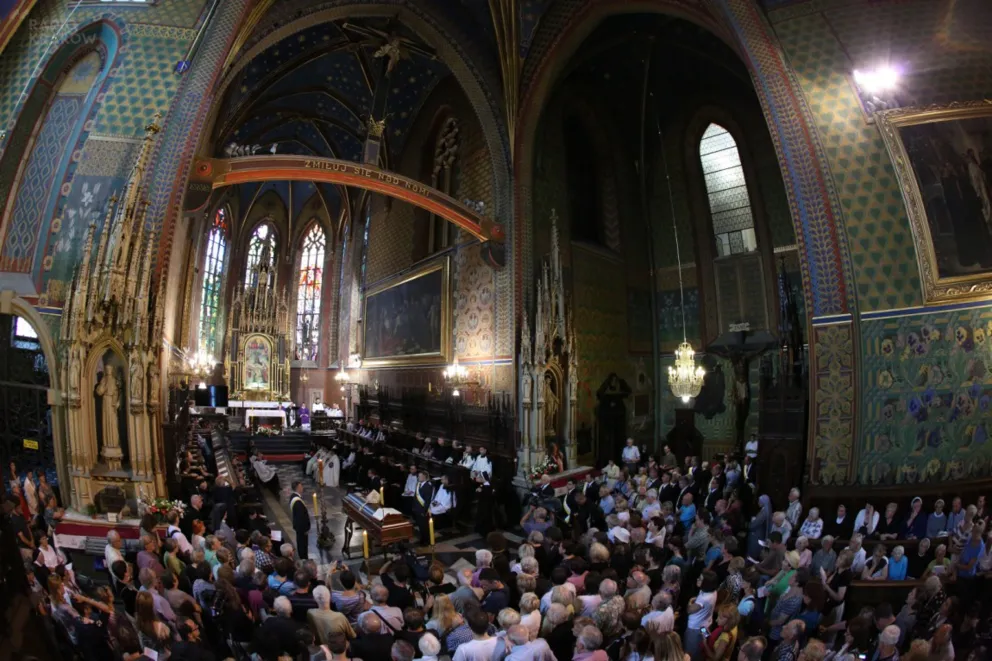 Kraków: Nieszpory za kardynała Franciszka Macharskiego w Bazylice Ojców Franciszkanów