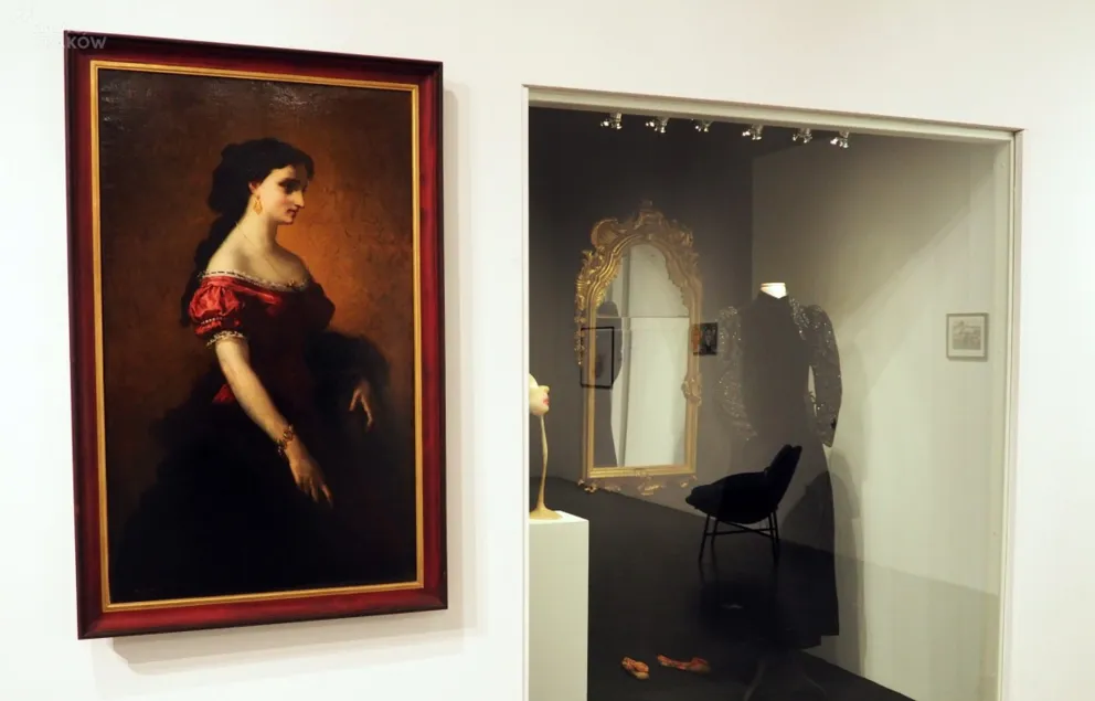 Poprzez ubiór i modę o kulturze  i historii
