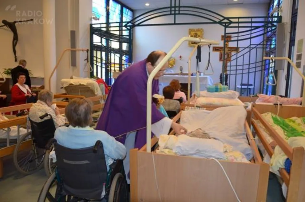 Ks. Adam Trzaska od 16 lat towarzyszy umierającym w Hospicjum św. Łazarza