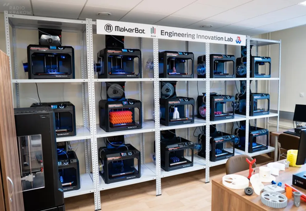 Największa pracownia z drukarkami 3D na AGH