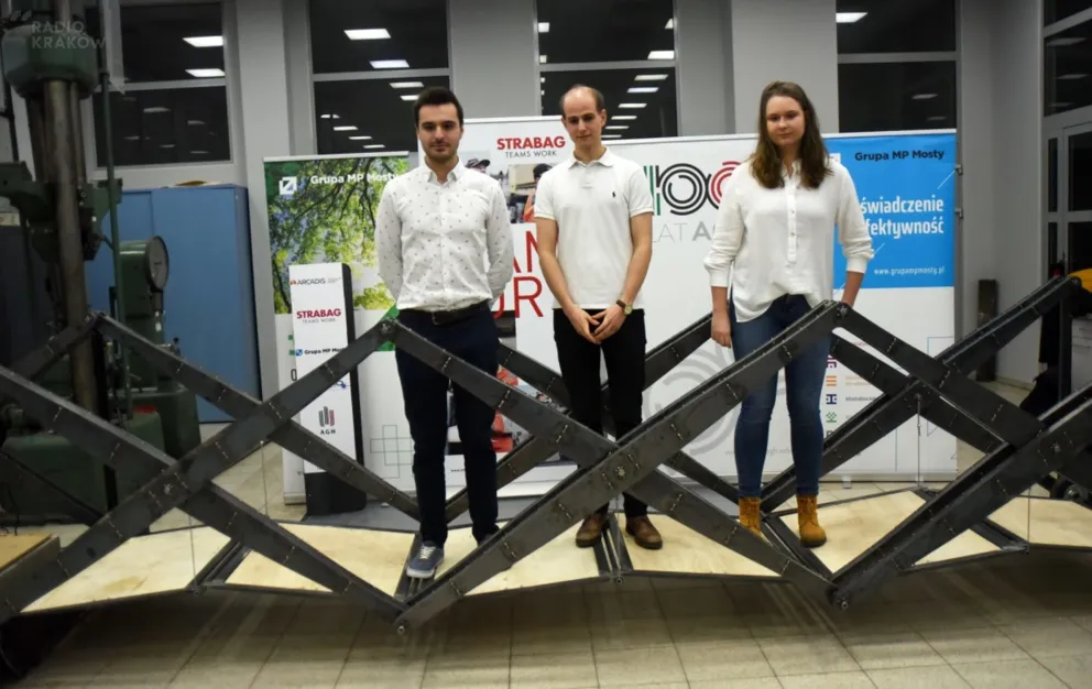 Jedyny taki model kładki w Polsce rozkładanej nożycowo