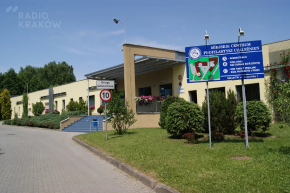 Od Izby Wytrzeźwień do Miejskiego Centrum Profilaktyki Uzależnień w Krakowie 
