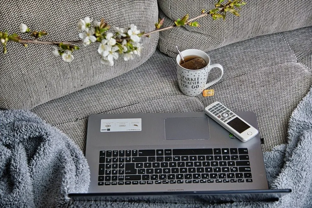 Trendy z Sieci: Polacy polubili home office? 