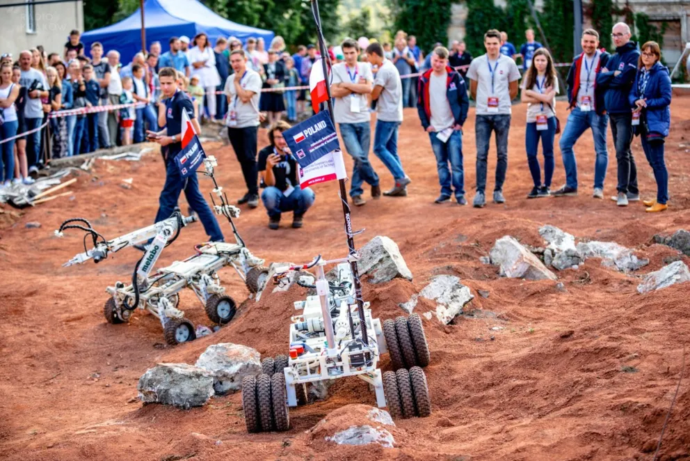 Wiceszef NASA na międzynarodowych zawodach robtów kosmicznych