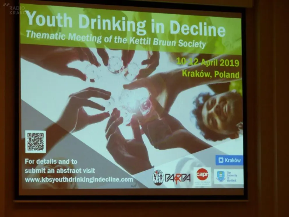 Młodzi Europejczycy  rzadziej sięgają po alkohol