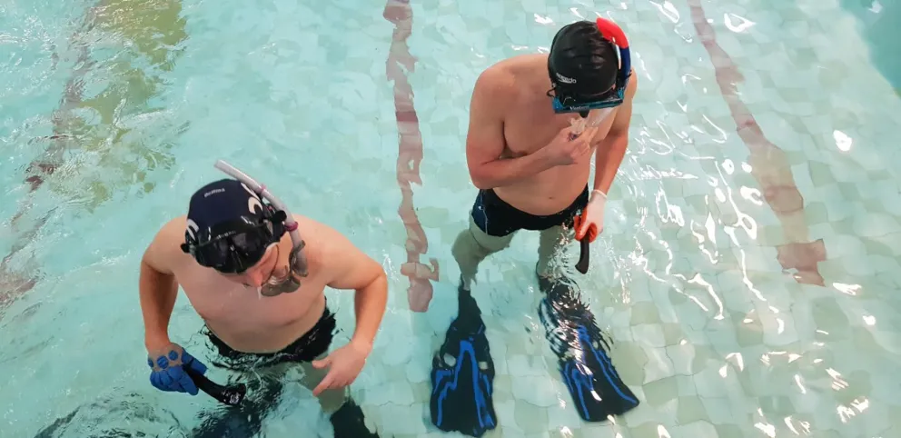 Trening hokeja podwodnego w Krakowie