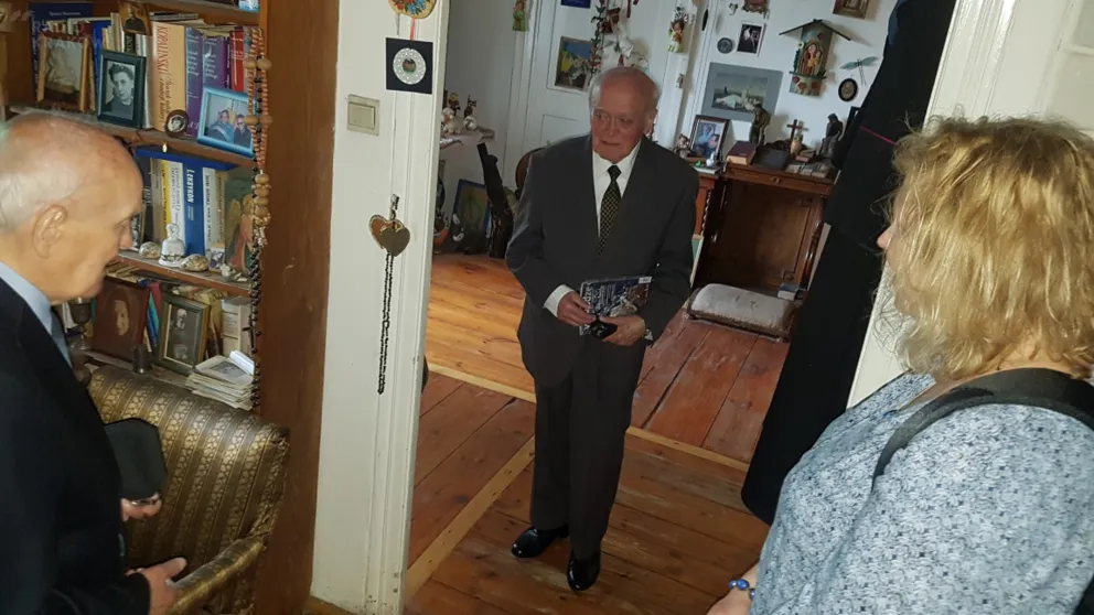Przez prawie 50 lat po sąsiedzku z ks. Janem Twardowskim