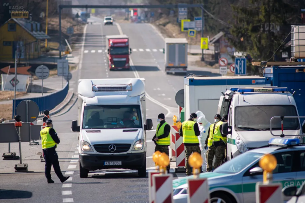 ZUS: Świadczenie chorobowe dla osób powracających z zagranicy