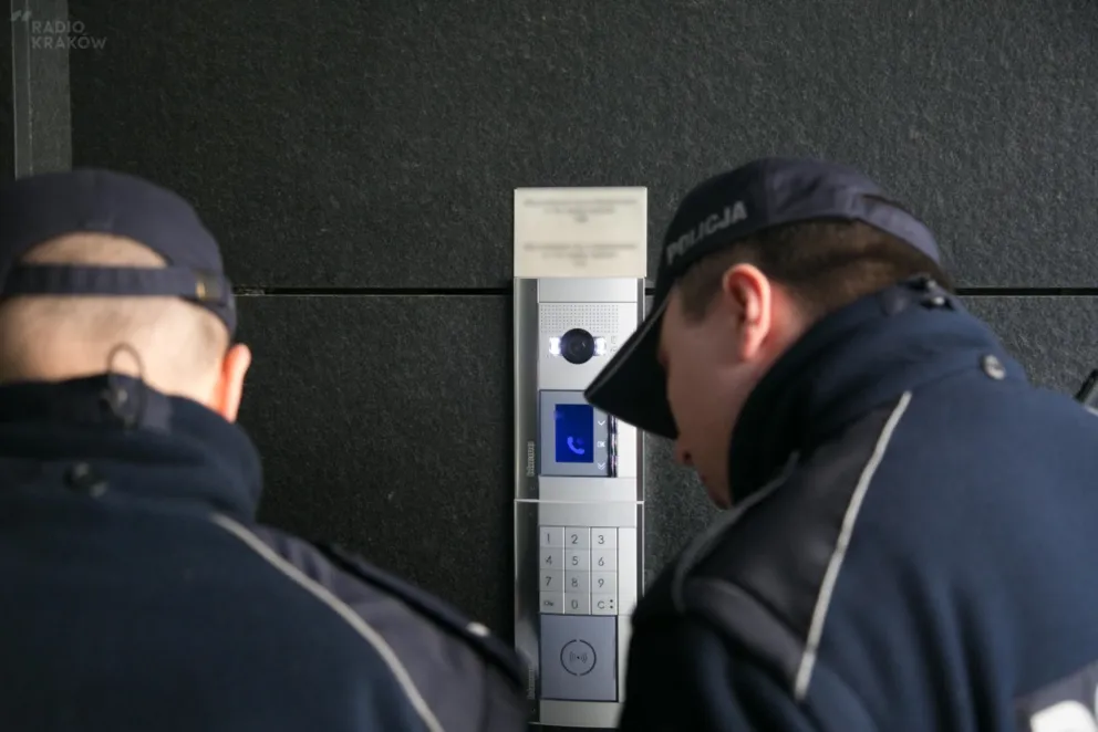 Małopolska policja zwiększa liczbę kontroli osób przebywających na kwarantannie