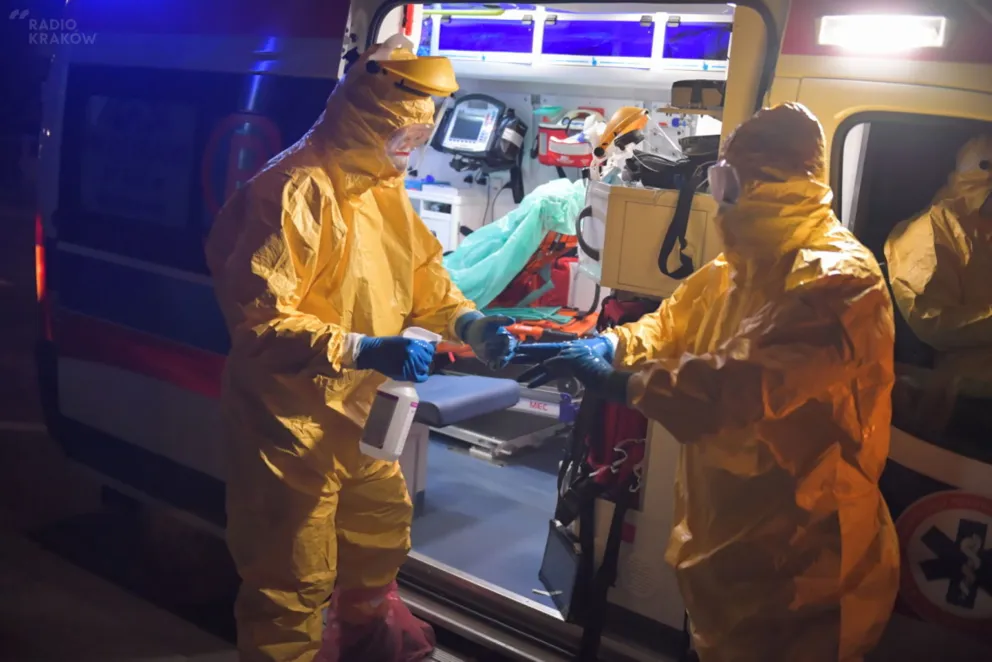 WHO: ludzie młodzi również narażeni na Covid-19