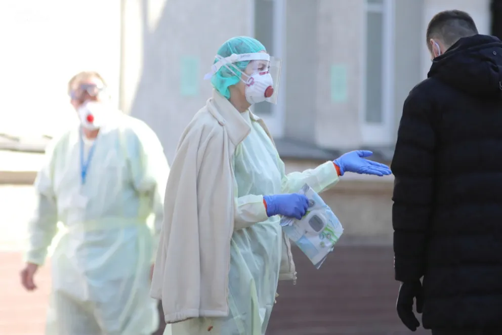 34 nowe przypadki koronawirusa. Zmarła czternasta osoba