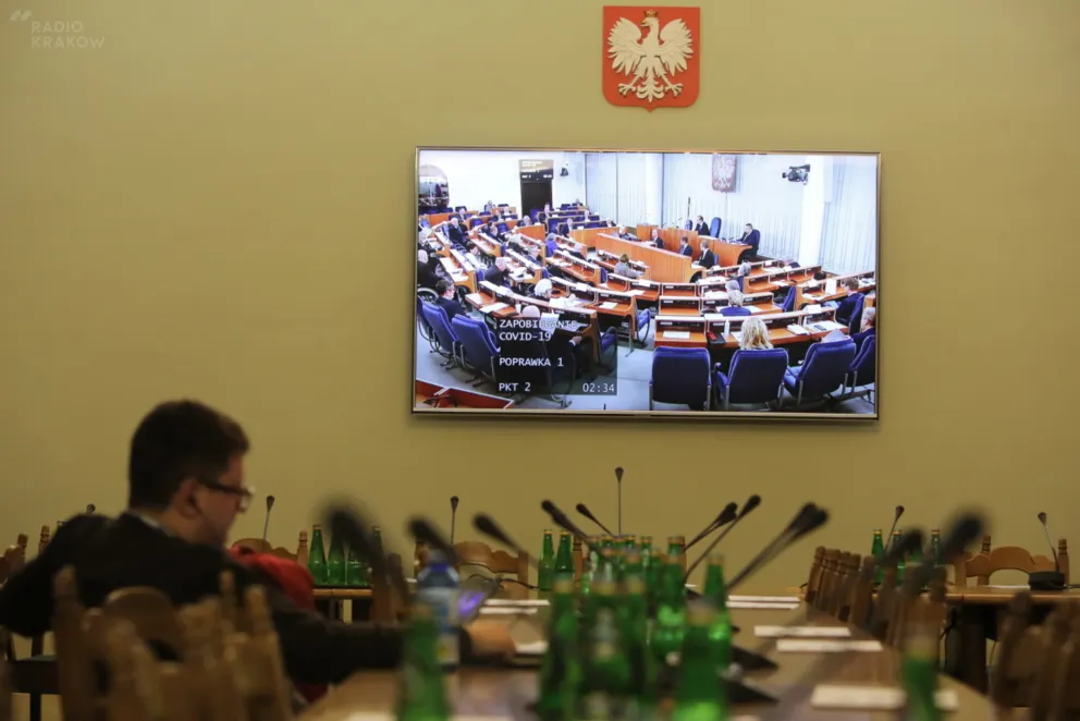 Senat za poprawkami do specustawy dot. wsparcia dla firm w związku z epidemią koronawirusa 