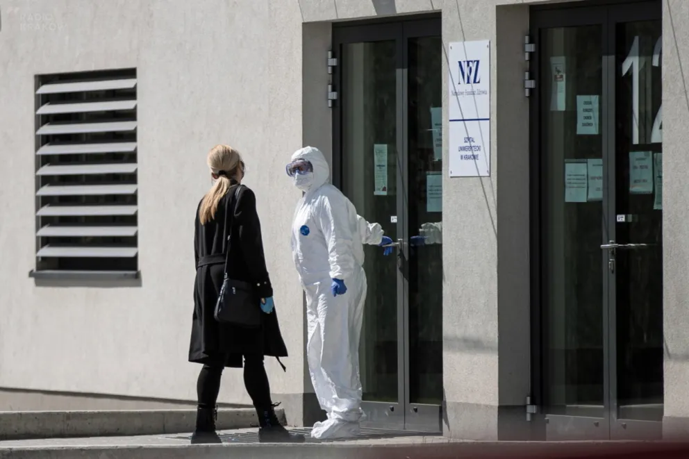 MZ: 99 nowych zakażeń SARS-CoV-2, z czego 14 w Małopolsce. Łącznie w Polsce 4201, zmarły kolejne 4 osoby