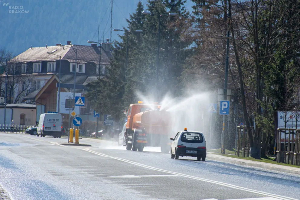 268 nowych zakażeń koronawirusem, zmarło kolejnych 13 osób. 11.04.2020 r. RELACJA