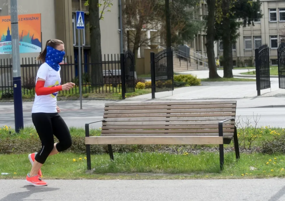 Ministerstwo Zdrowia: 140 nowych przypadków koronawirusa; łącznie 9593. Zmarło kolejnych 18 osób. 20.04.2020. RELACJA