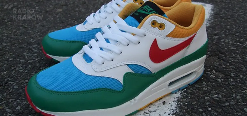 Sneakerheadzi , Kicksoholicy, Butofile czyli kolekcjonerzy butów sportowych.