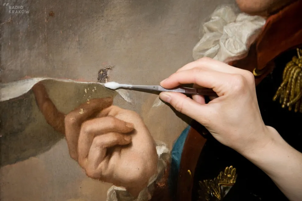 Pod Lupą: jak dbać o antyki i starocie?