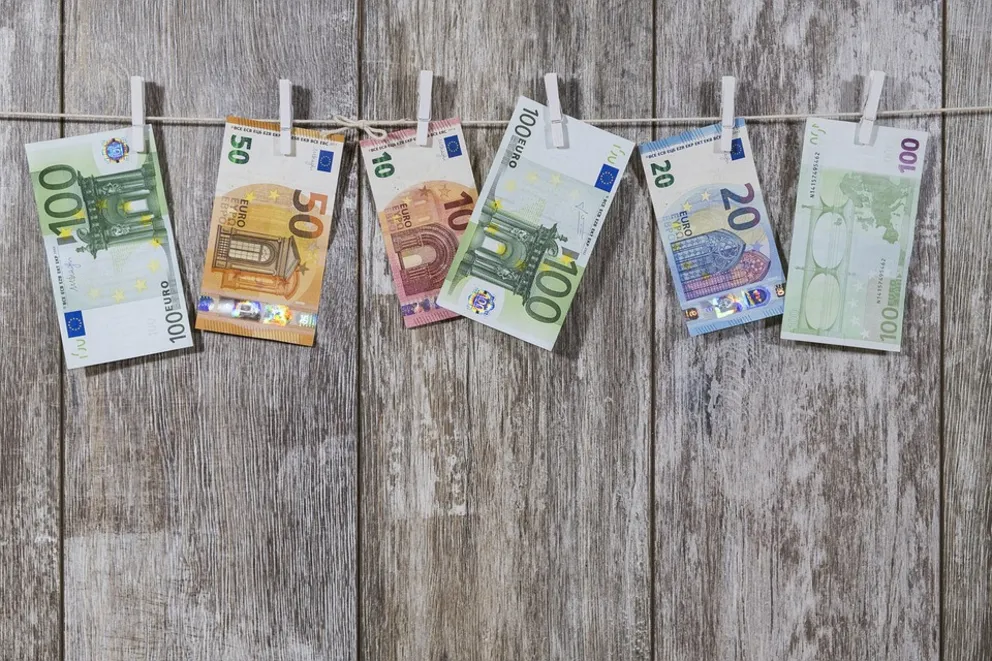  Biegły z zakresu kryminalistycznych badań dokumentów
