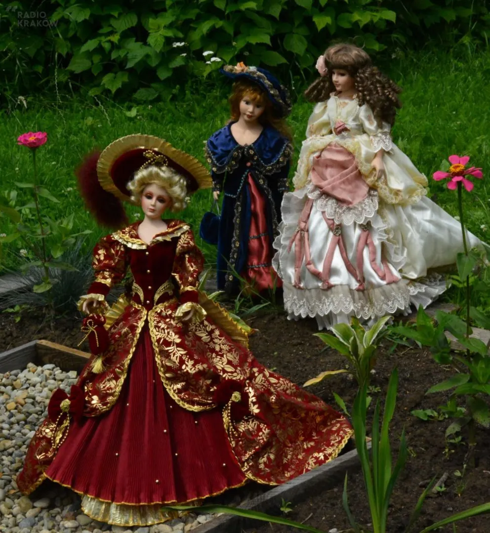 Kolekcjonerka porcelanowych lalek