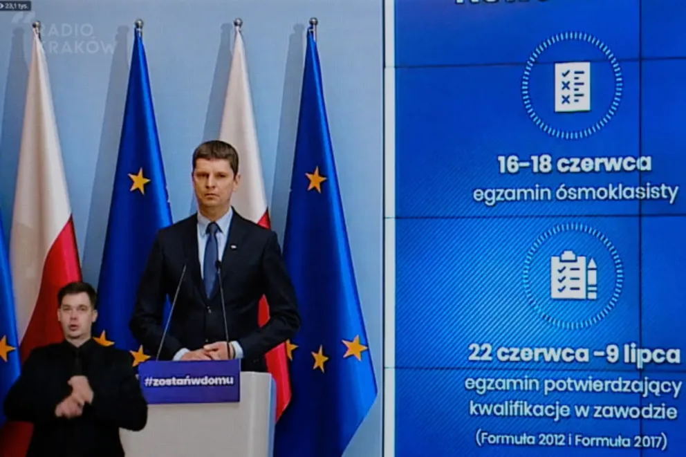 Piontkowski: zamknięcie szkół przedłużone do 24 maja. Matury od 8 czerwca