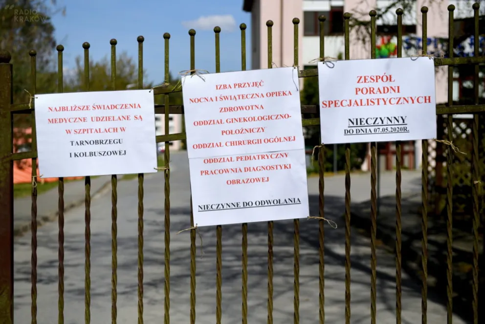 MZ: 225 nowych zakażeń koronawirusem, kolejne 18 osób zmarło; łącznie 12 640 przypadków i 624 zgony. 29.042020. RELACJA