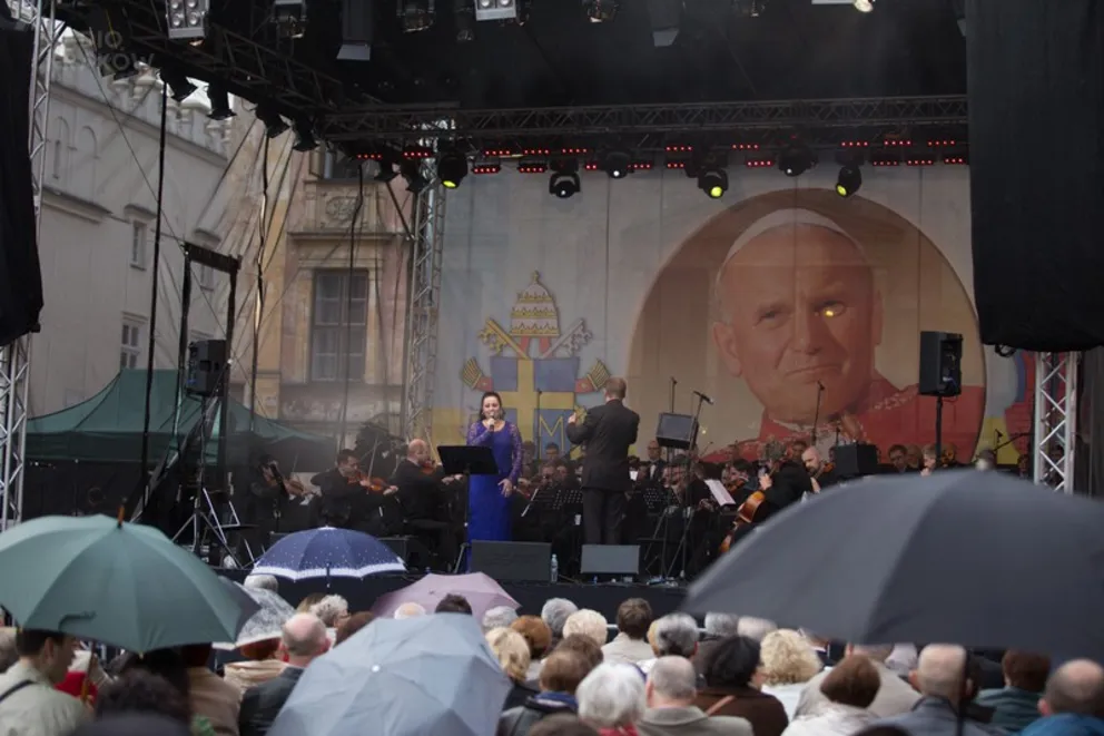 "Krakowscy artyści swojemu Świętemu" koncert na Małym Rynku, fot. P. Krawczyk