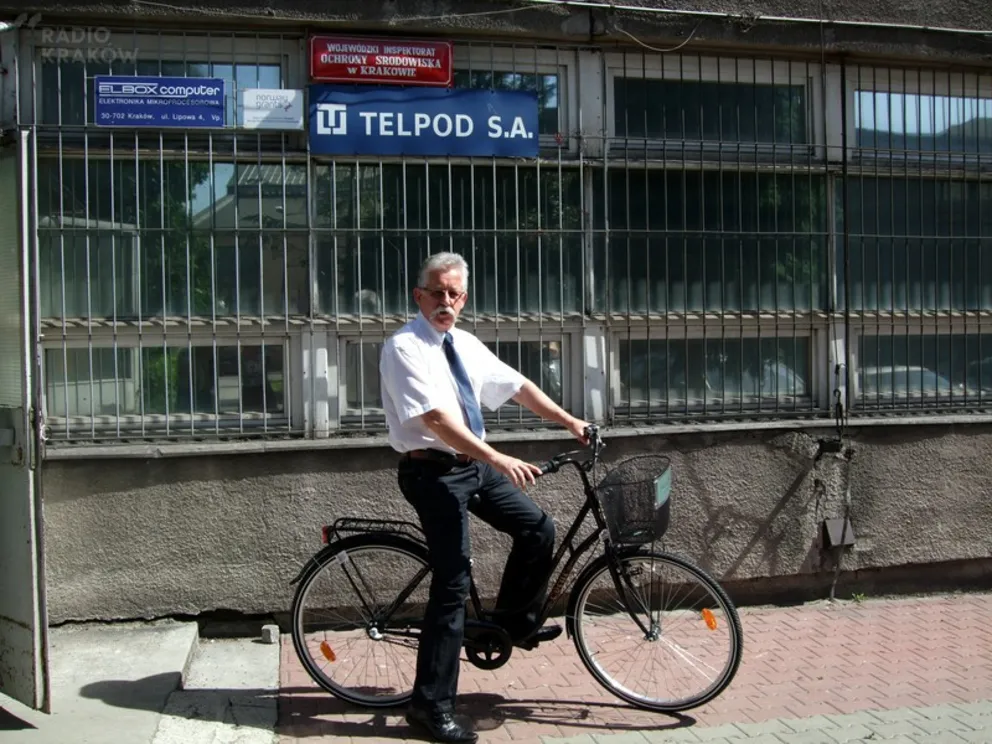 Inspektorzy krakowskiego WIOŚ poruszają się po mieście... rowerami