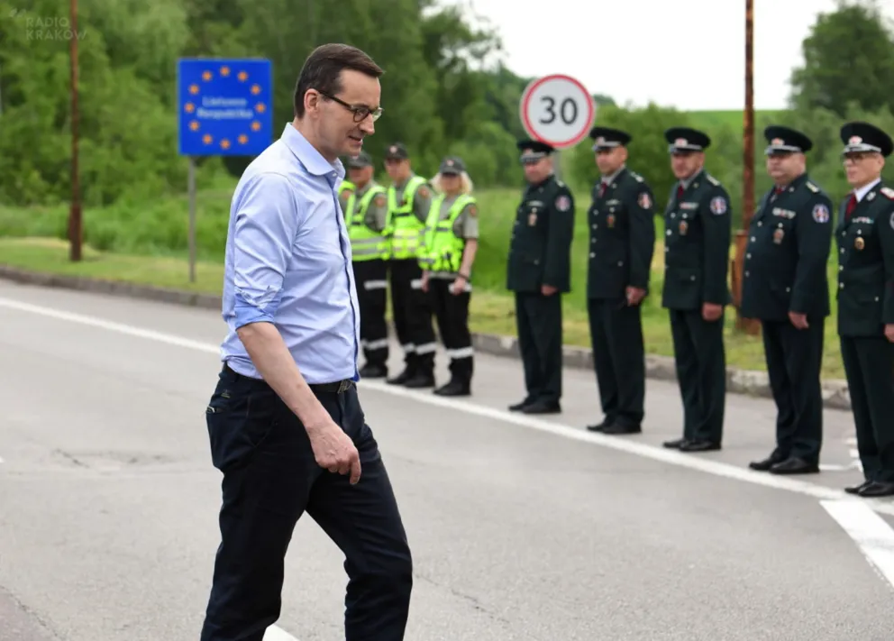 Premier na przejściu granicznym: Wracamy do normalnej współpracy