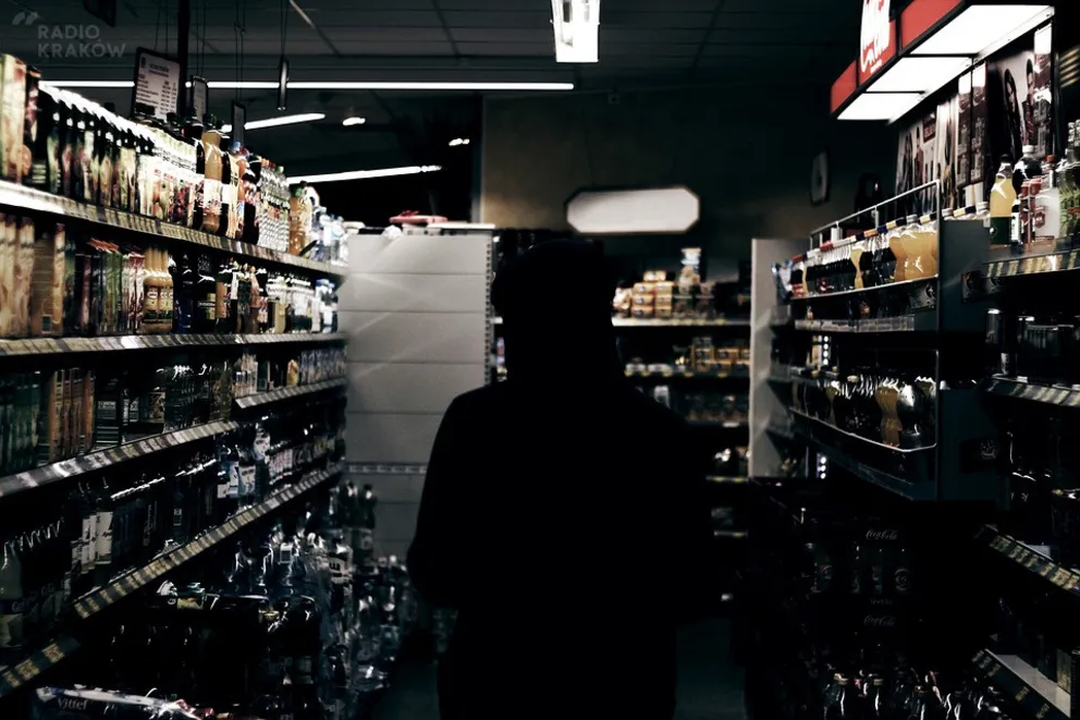  Wszedł do sklepu bez maski po alkohol; wyszedł bez alkoholu, ale w masce