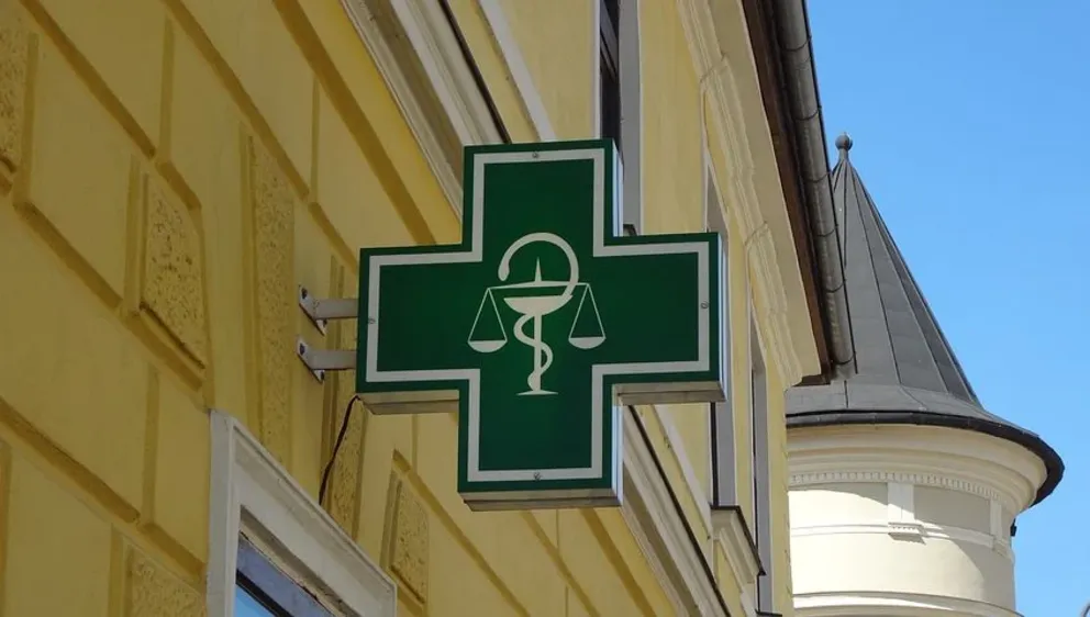 Nowe uprawnienia farmaceuty - ważne szczególnie podczas wakacji 