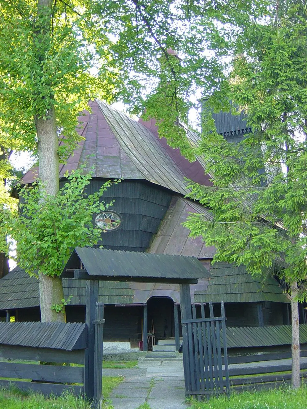 XVI-w. świątynia w Porębie Wielkiej odzyskuje blask