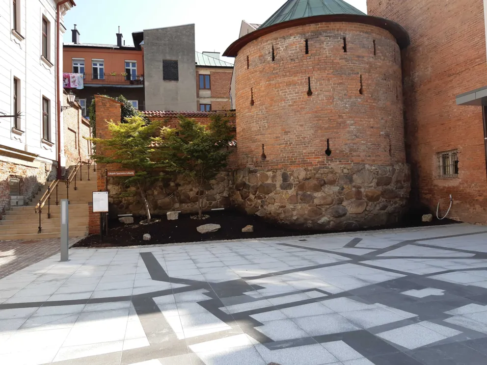 Tarnów inauguruje działalność krytykowanego skweru przy ulicy Wałowej