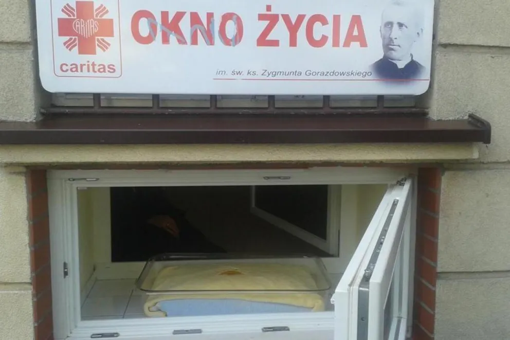 Co dalej z chłopczykiem pozostawionym w Oknie życia?