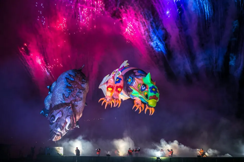 20 WIELKA PARADA SMOKÓW – SMOKI 75-LECIA TEATRU GROTESKA