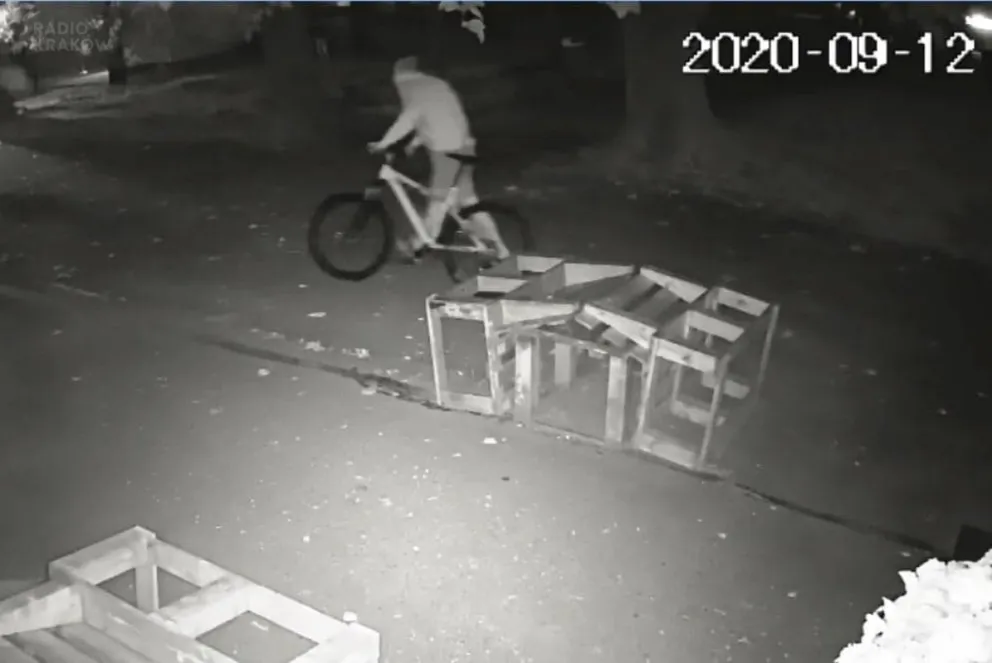 Lodziarnię w Brzeszczach podpalono. 19-latek usłyszał zarzut