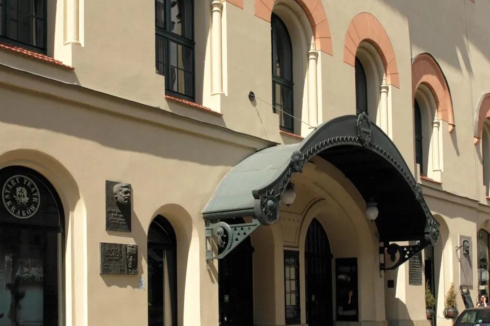 O planach Starego Teatru na nowy sezon, o nowej Radzie Artystycznej i powodach rezygnacji Jana Klaty z Justyną Nowicką rozmawiają Waldemar Raźniak, dyrektor NST oraz Beniamin Bukowski, zastępca dyrektora do spraw artystycznych