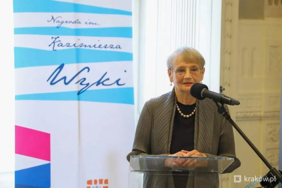 Prof. Maria Poprzędzka laureatką nagrody im. Kazimierza Wyki