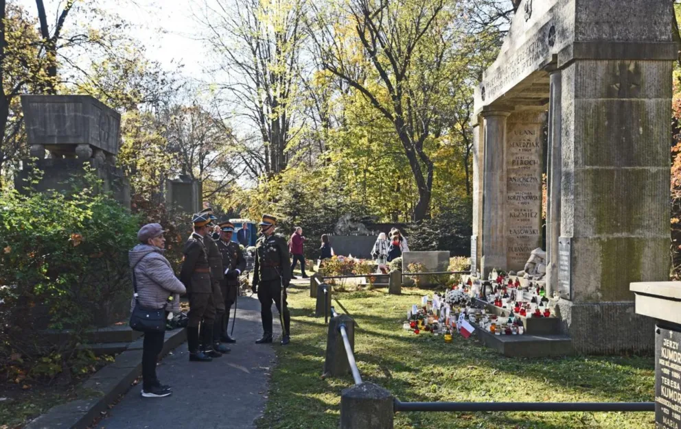 Wszystkich Świętych i Dzień Zaduszny. Informacje praktyczne