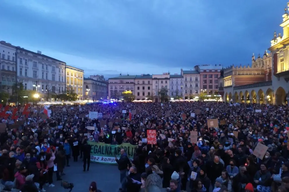 Ulicami Krakowa przeszedł protest pod hasłem "Ani jednej więcej"