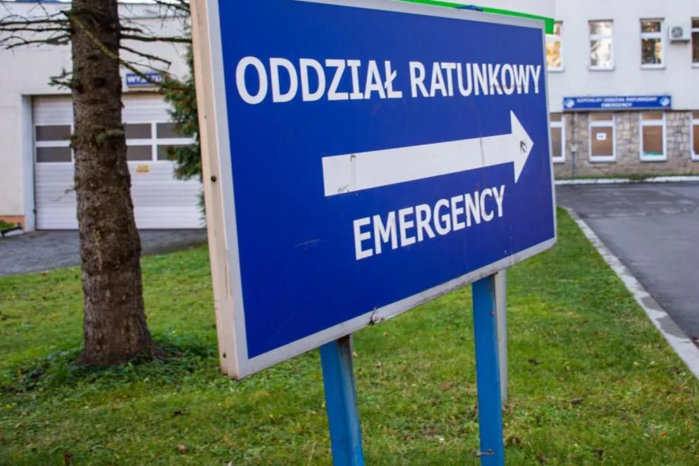Małopolskie szpitale wprowadzają obostrzenia, w Prokocimiu z dzieckiem może przebywać tylko zaszczepiony opiekun