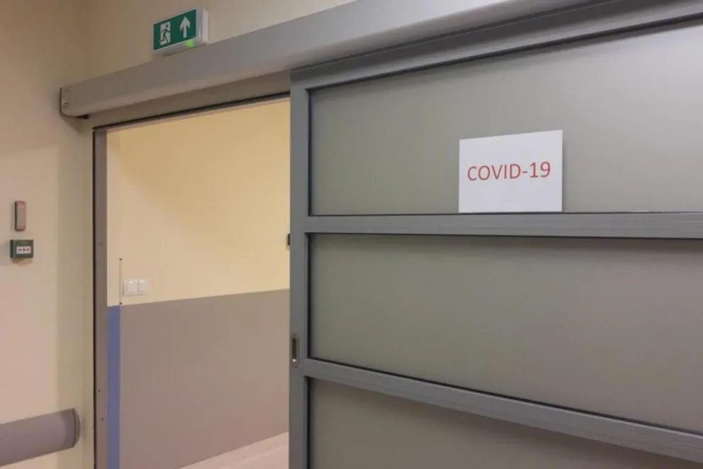 26 735 nowych przypadków koronawirusa. Zmarło 421 osób z COVID-19