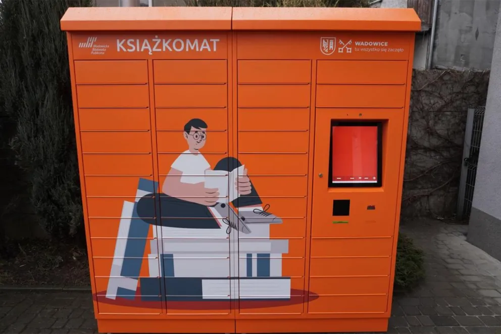 Wadowicka biblioteka ustawiła w mieście książkomat