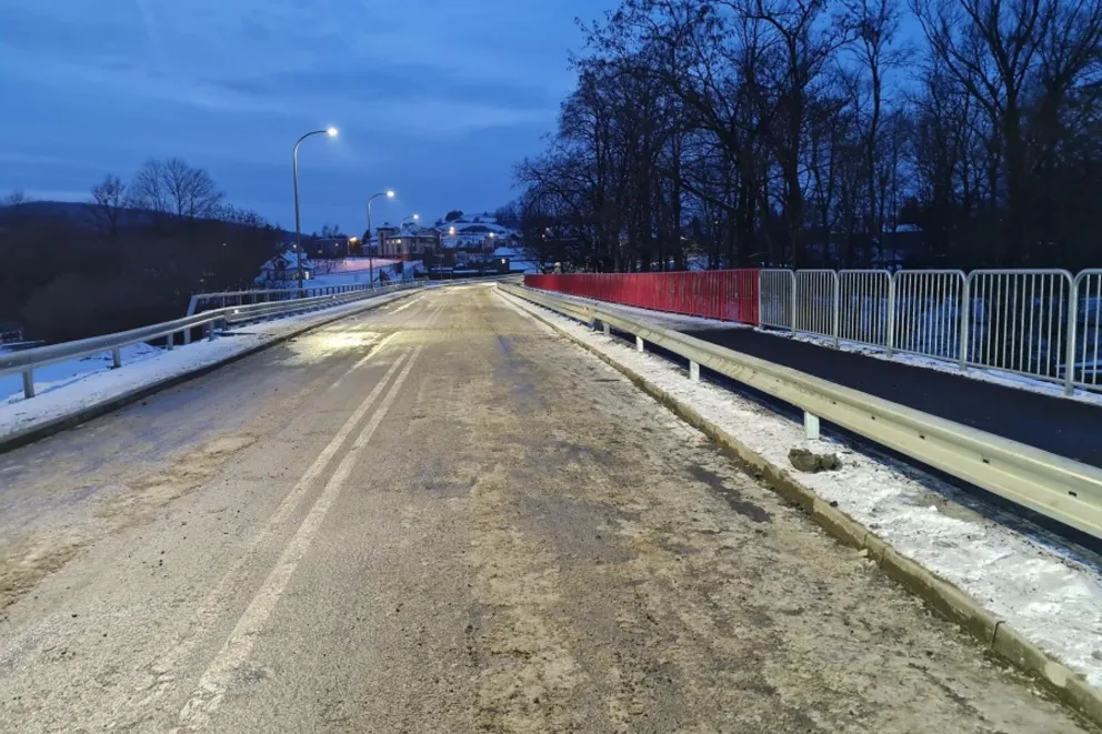 Most na granicy miejscowości Siary oraz Sękowa został tymczasowo oddany do użytku