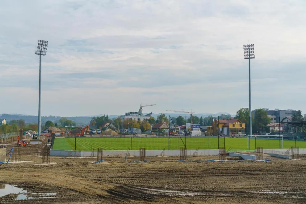 Budowany w Nowym Sączu stadion Sandecji będzie większy