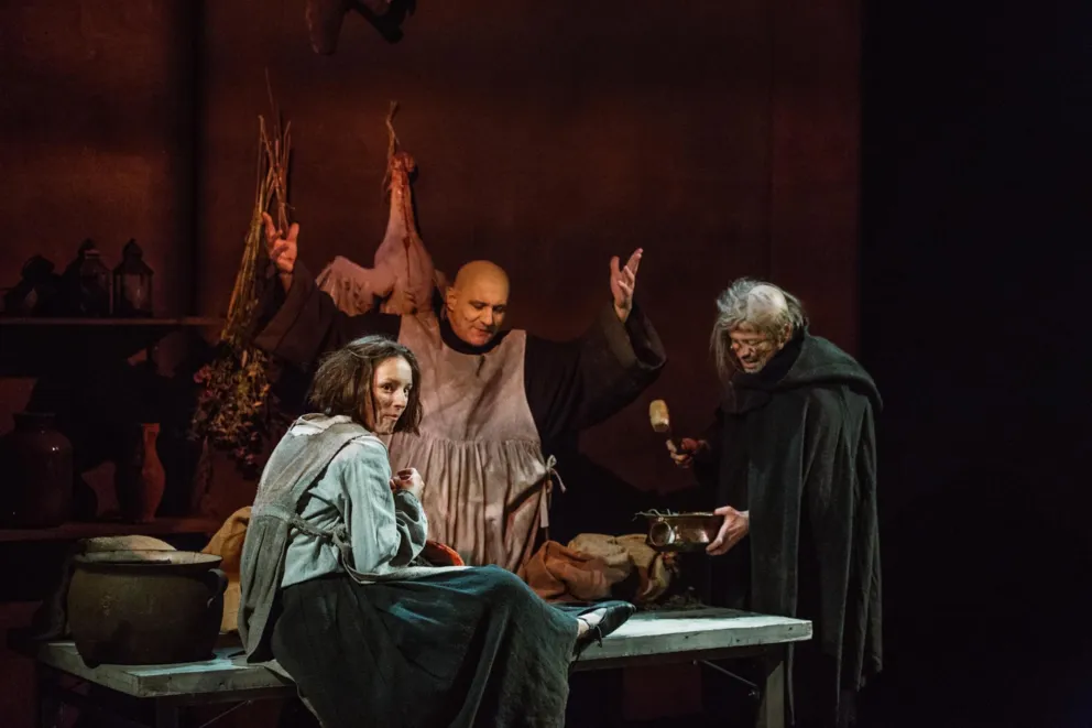 Wyjątkowy tydzień w Teatrze Słowackiego! W spektaklu „Imię róży” wystąpi Dyrektor Teatru. 