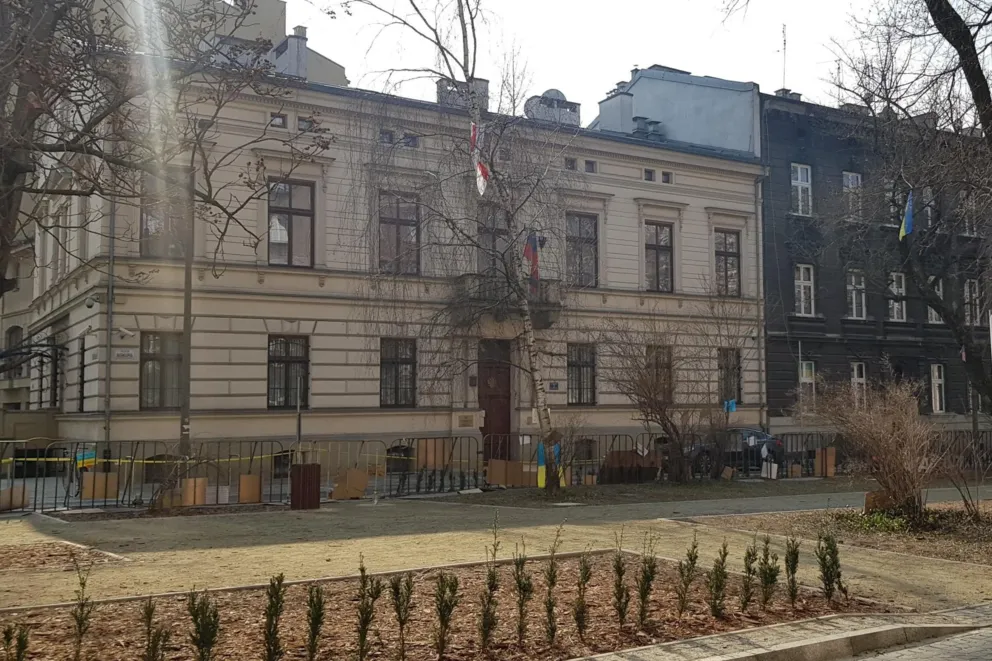 Część placu Biskupiego powinna stać się placem Wolnej Ukrainy? SONDA
